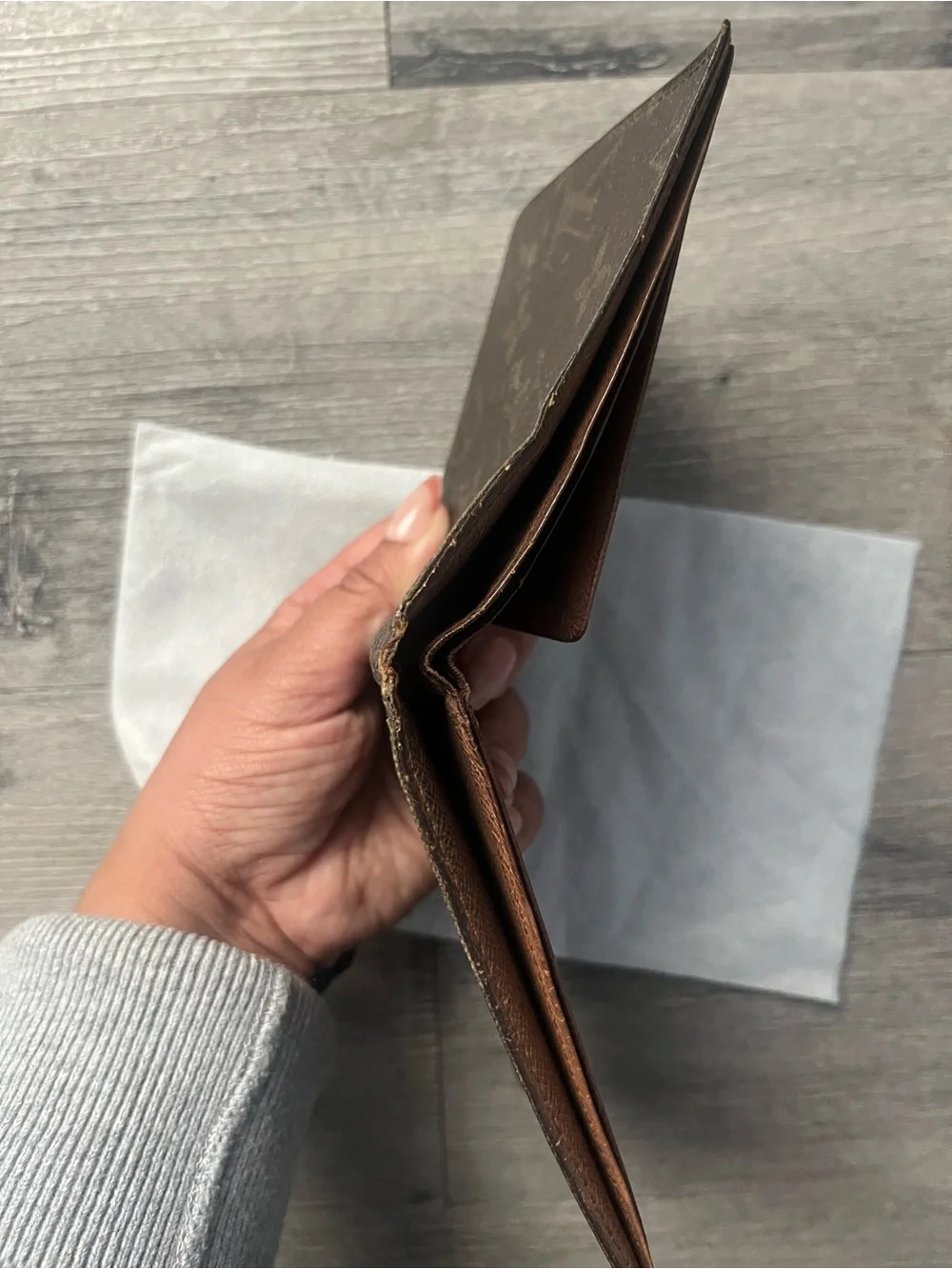 Louis Vuitton Monogram Canvas Men's Bifold Wallet in Brown